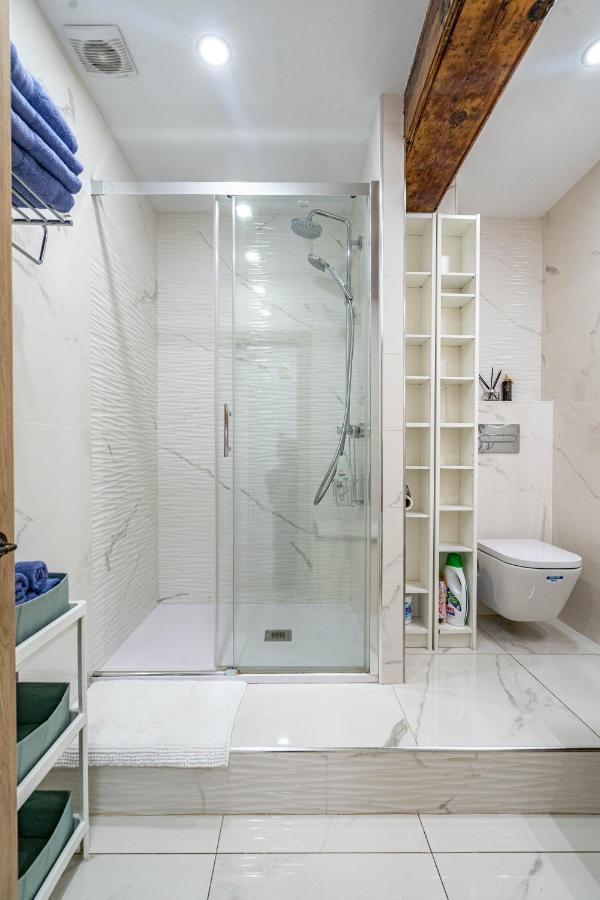 Central Luxury Flat With Free Parking Apartamento
