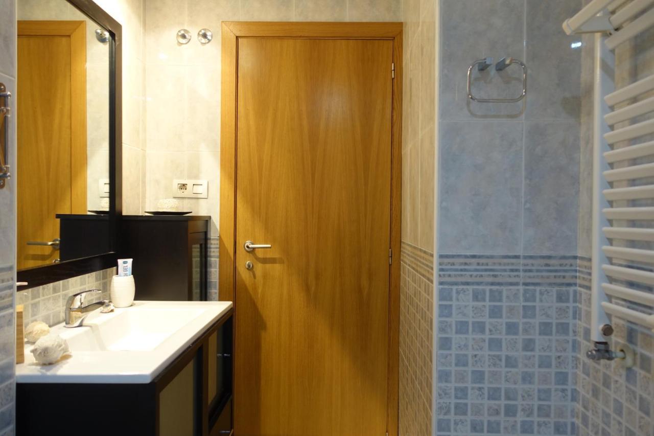 ☆the Peaceful Homestay☆ W/ Terrace⌘parking⌘bbq Habitación en casa particular Valencia