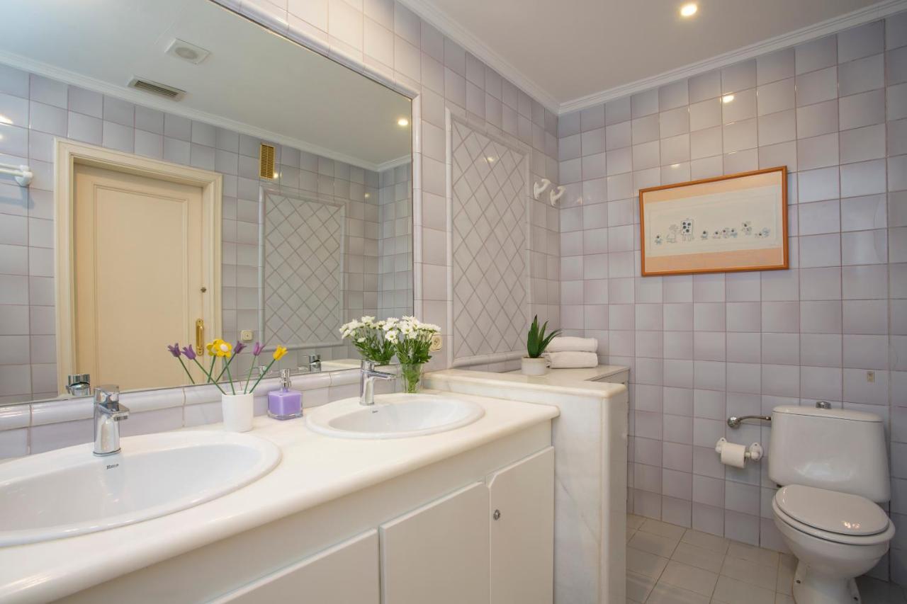 Apartamento Singularstays Reina Ii *