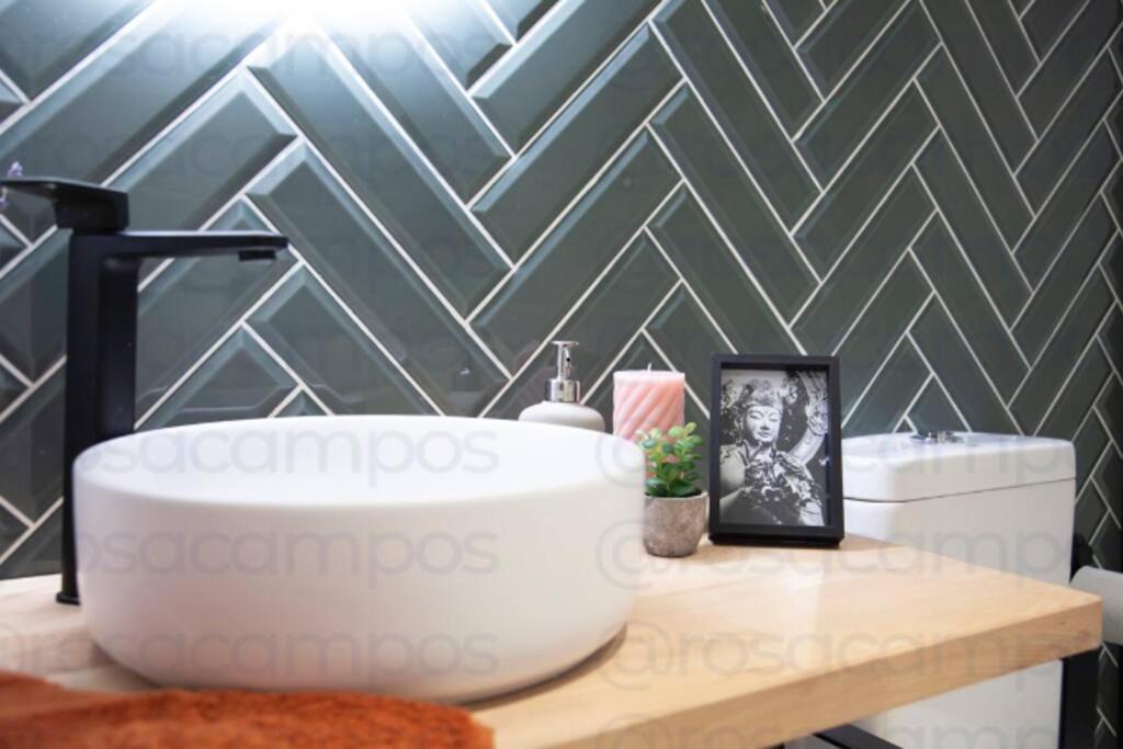 Al5 Seaside Bliss-stylish Loft Steps From Malvarrosa * Valencia