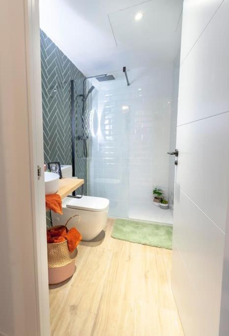 Al5 Seaside Bliss-stylish Loft Steps From Malvarrosa Valencia