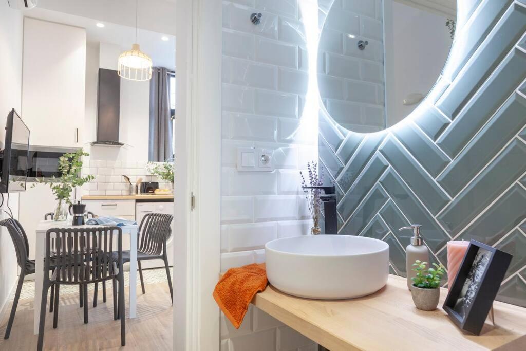 Al5 Seaside Bliss-stylish Loft Steps From Malvarrosa