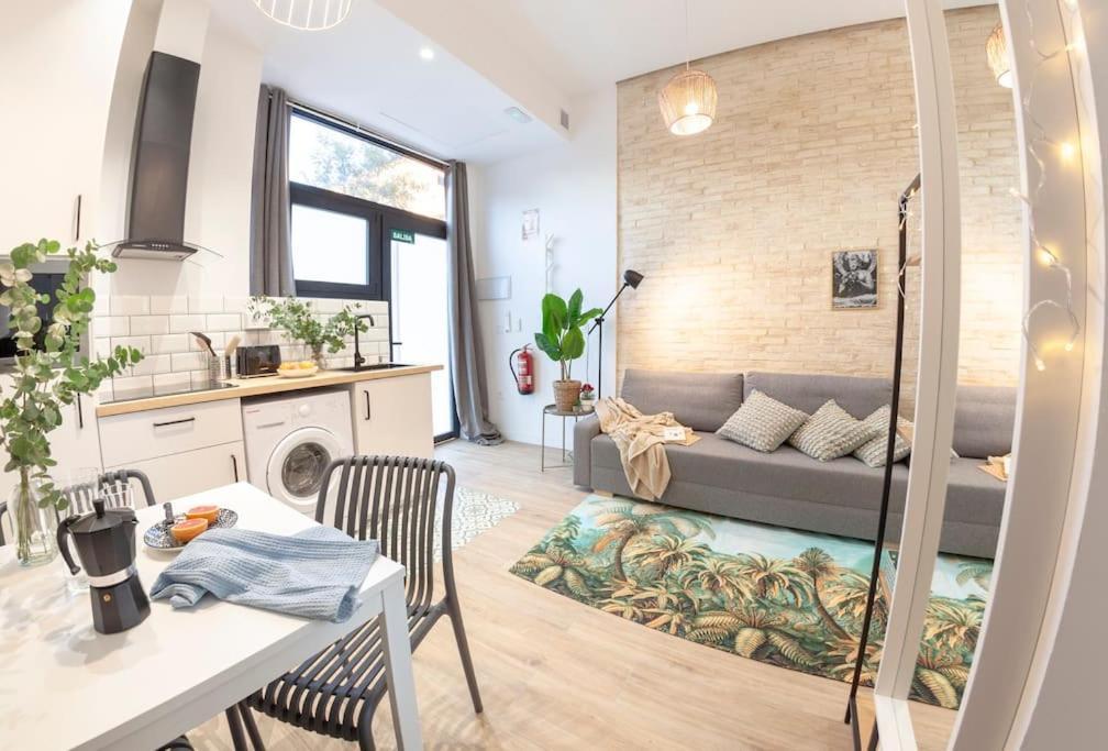 Al5 Seaside Bliss-stylish Loft Steps From Malvarrosa *