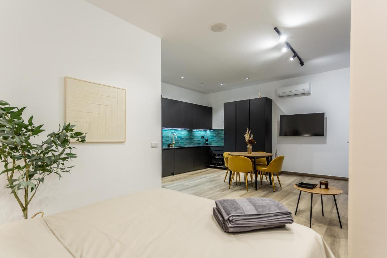 Deluxe - Aiora Apartment