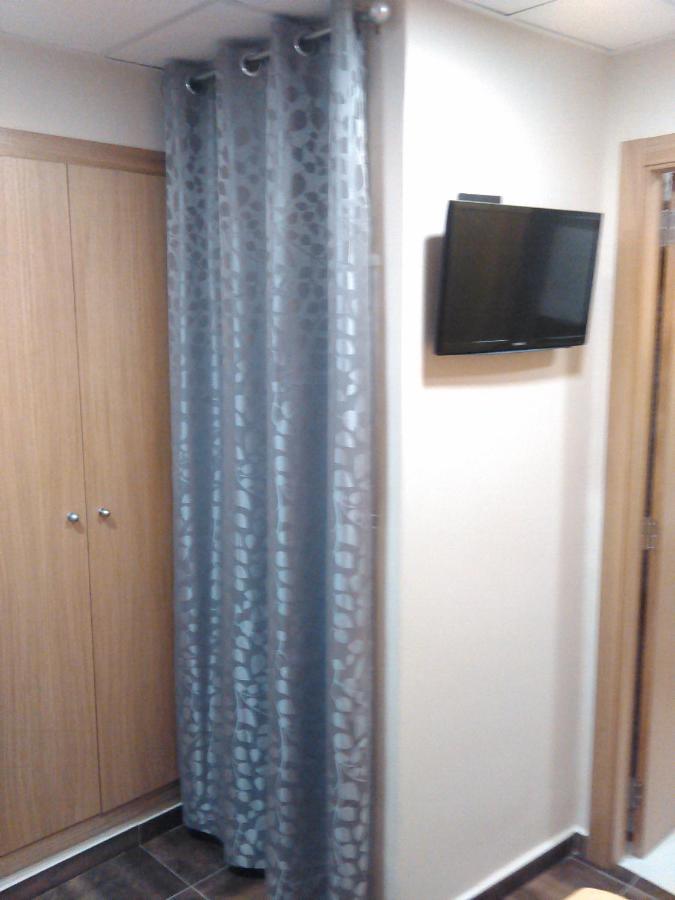 Hostal Bisbal Only Adults No Ac *