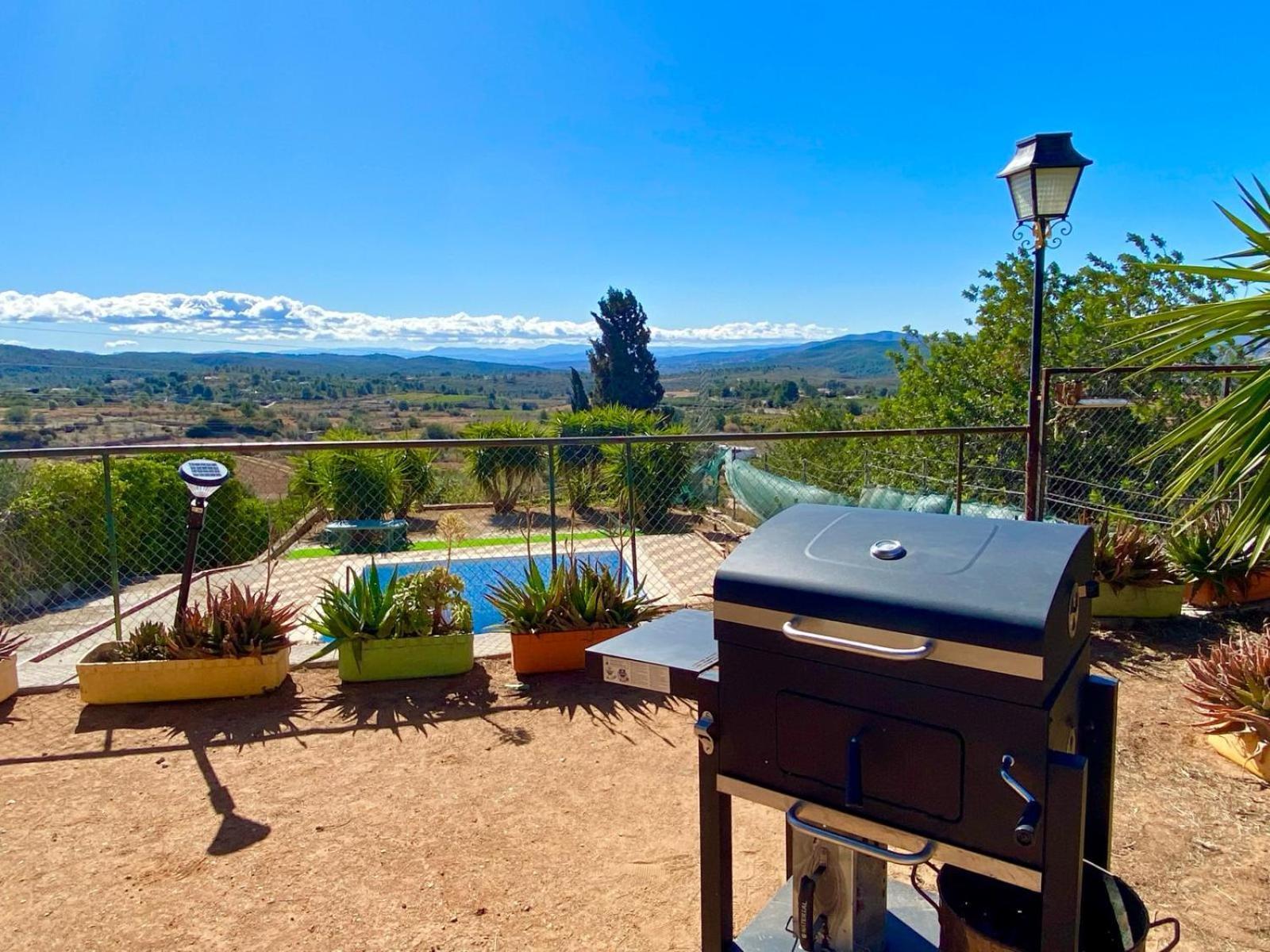 Beautiful With Huge Private Pool And Vineyard View *