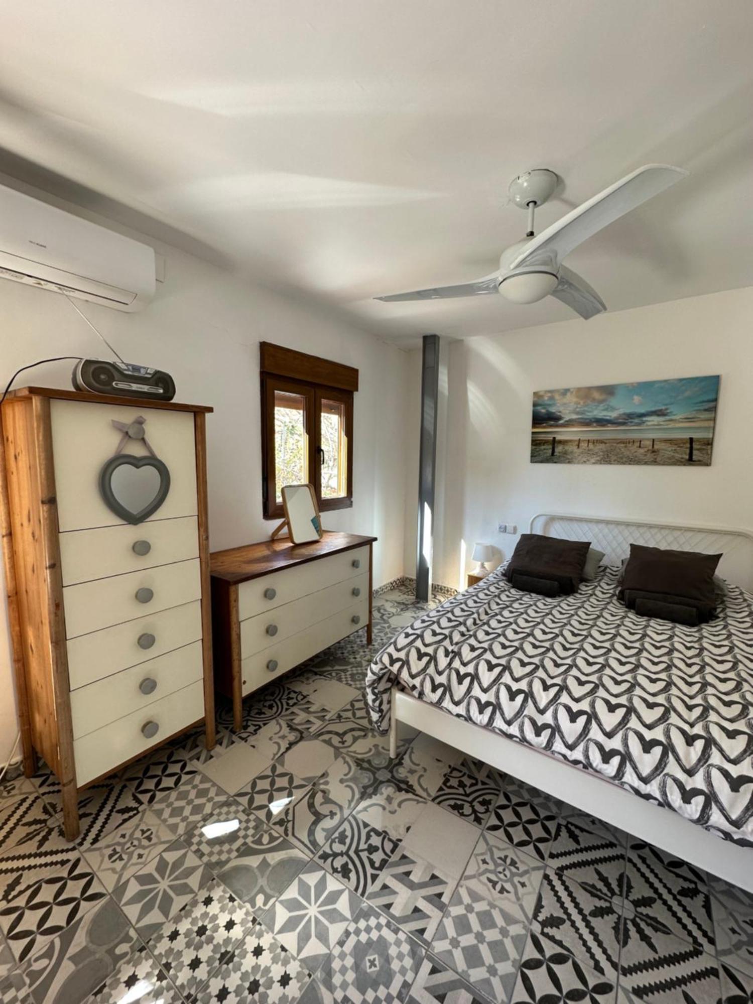 Ruzafa Terrace Oasis: Cozy A/c With Garden Access Valencia