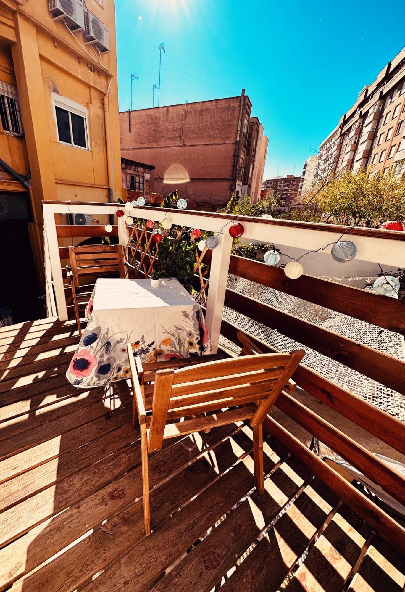 Apartment Ruzafa Terrace Oasis: Cozy A/c With Garden Access