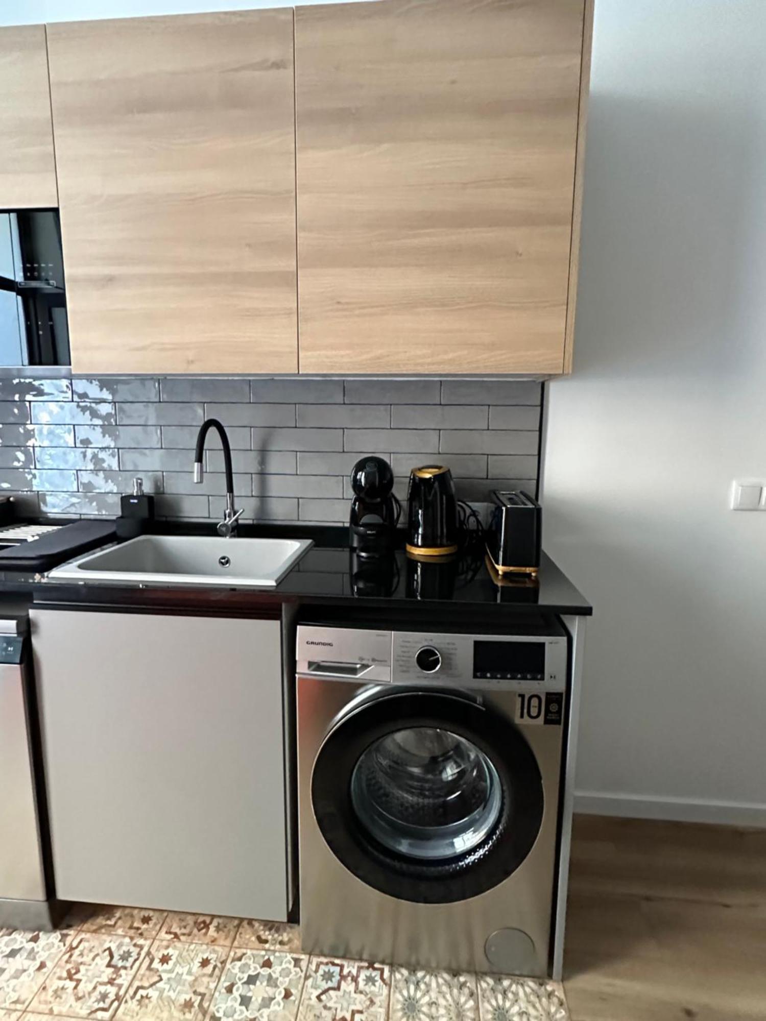 Apartment 2 *