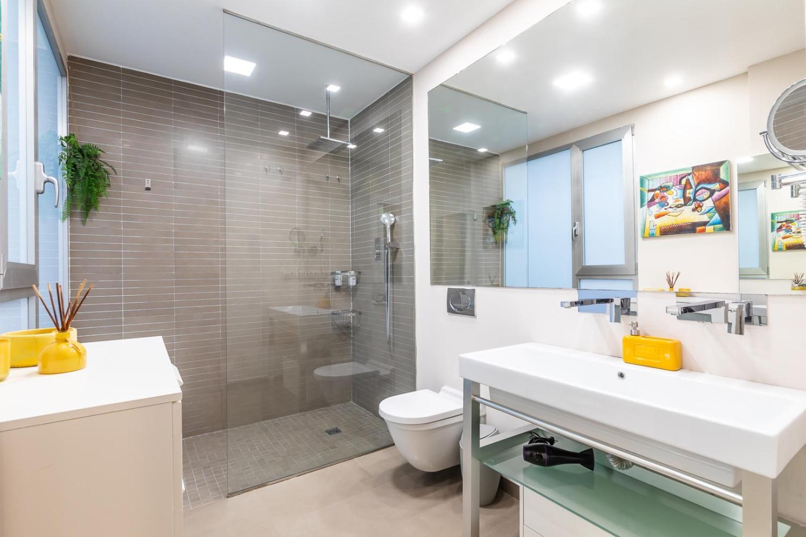 Central Market Lux Apartment *