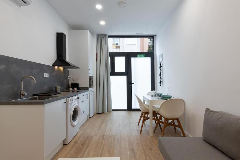 Apartamento Nuevo Loft En Playa Y Cerca Del Centro, Ac Y Wifi *