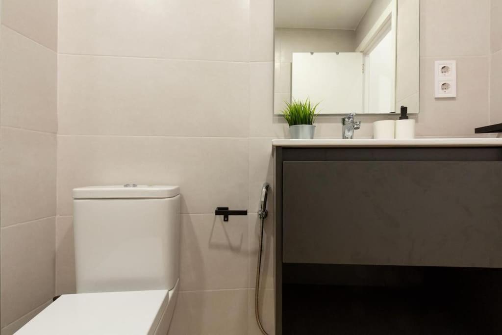 Apartamento Nuevo Loft En Playa Y Cerca Del Centro, Ac Y Wifi