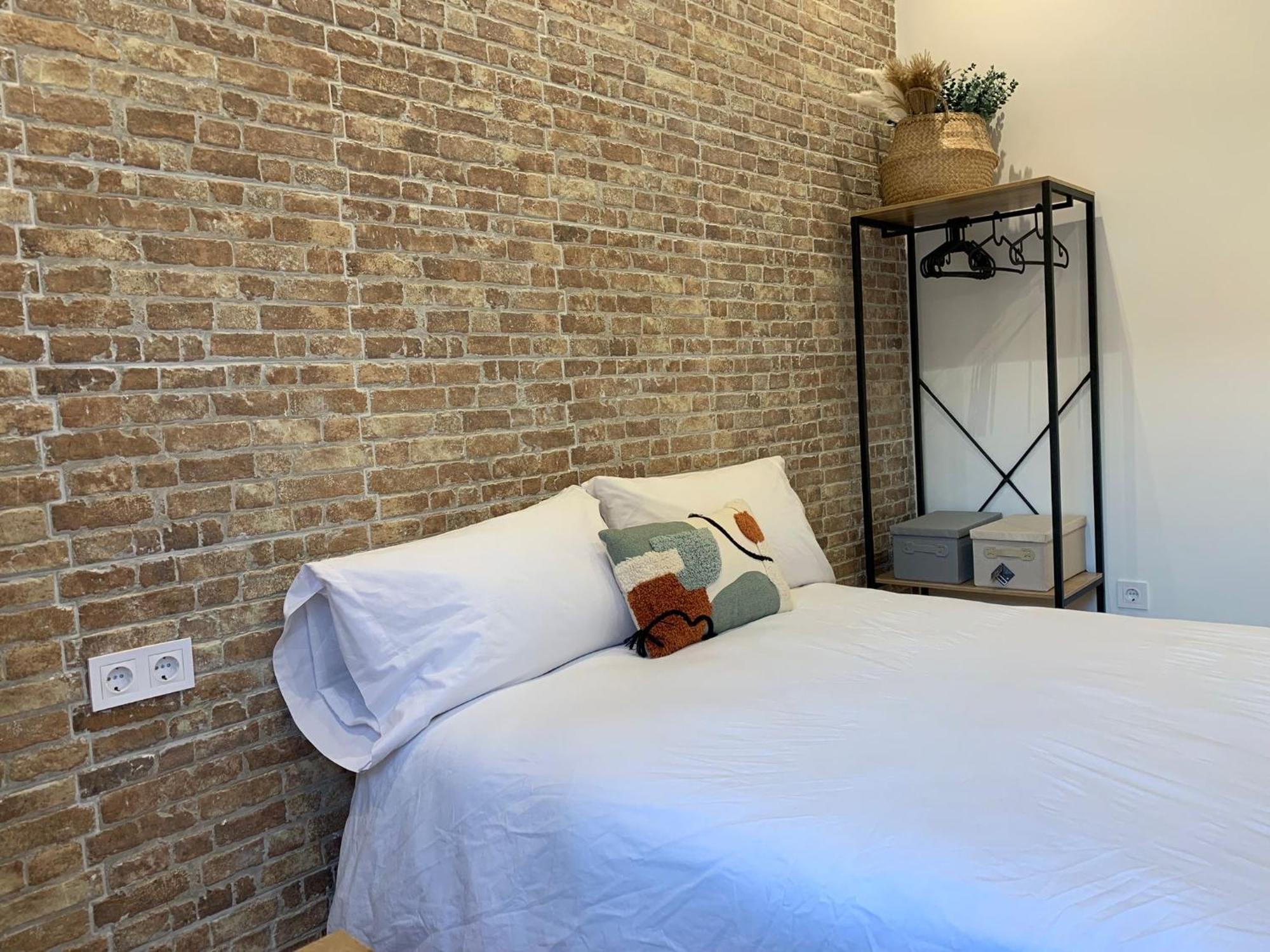 Valencia Beach Rooms * Valencia