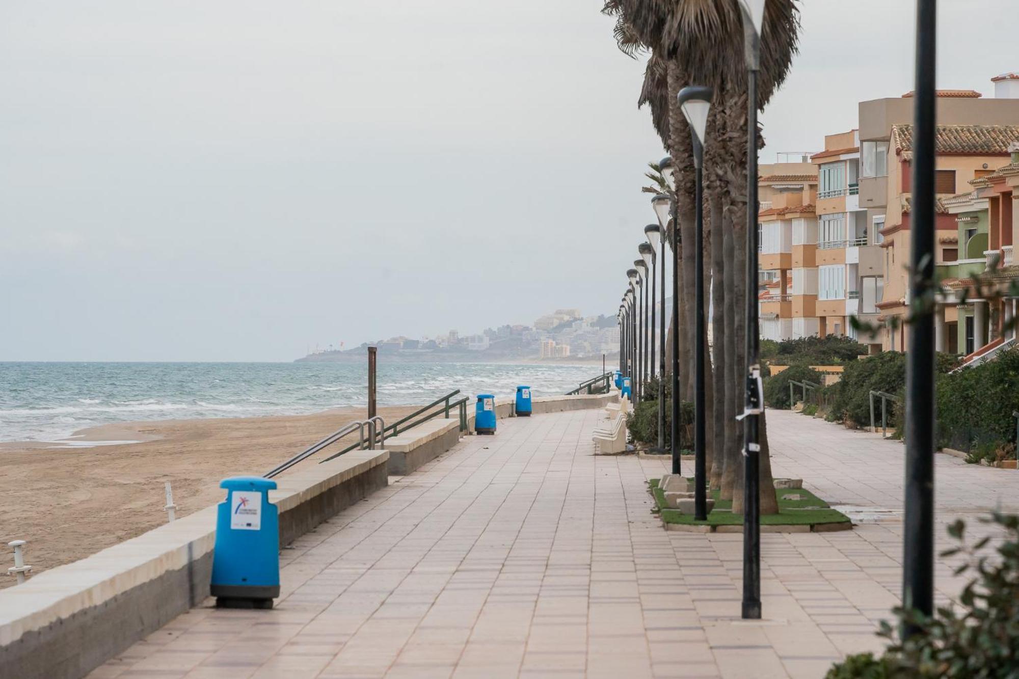 Ocean's Whisper: Les Palmeres Seaview Sanctuary Apartamento Valencia
