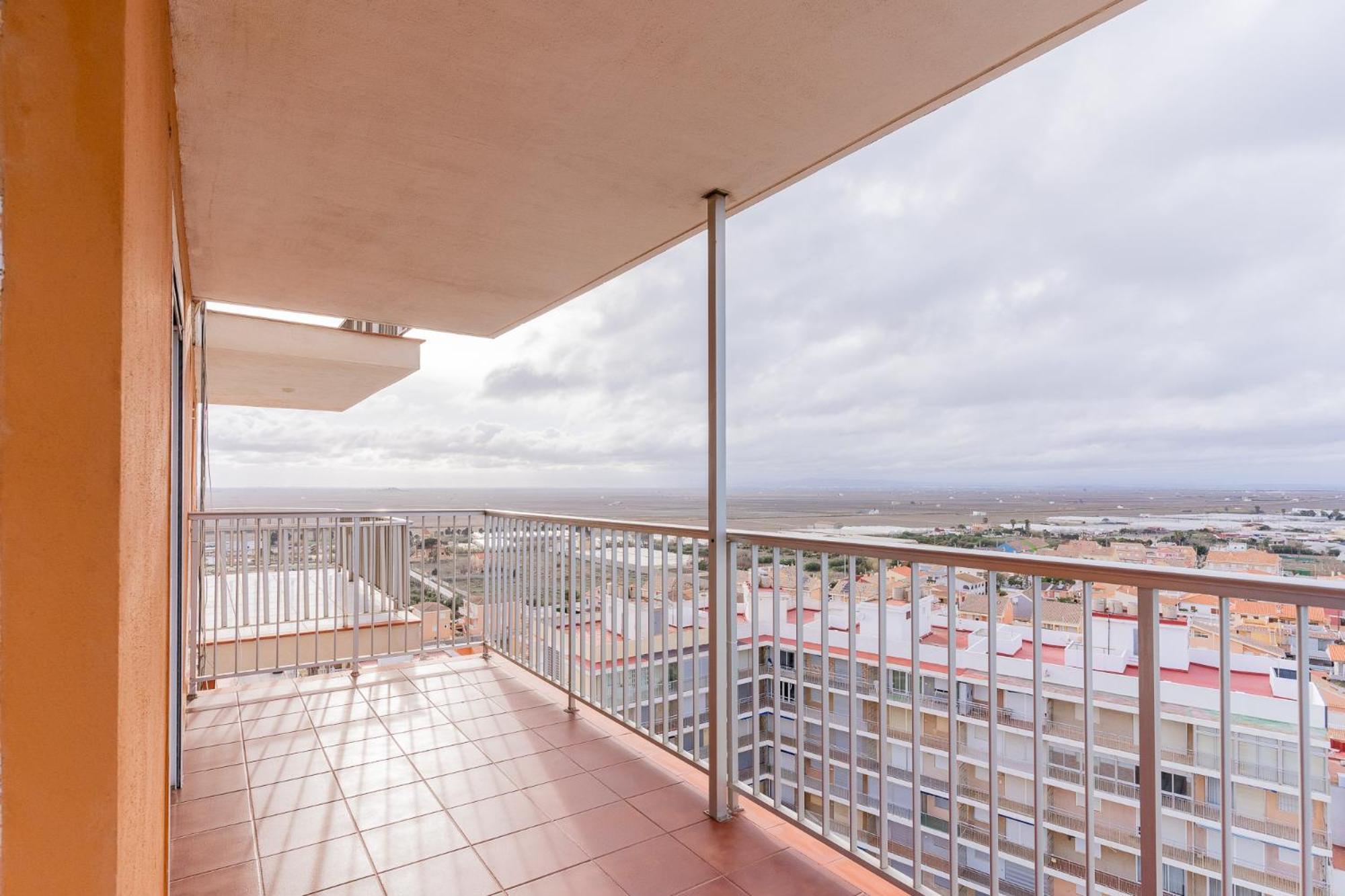 Ocean's Whisper: Les Palmeres Seaview Sanctuary * Valencia