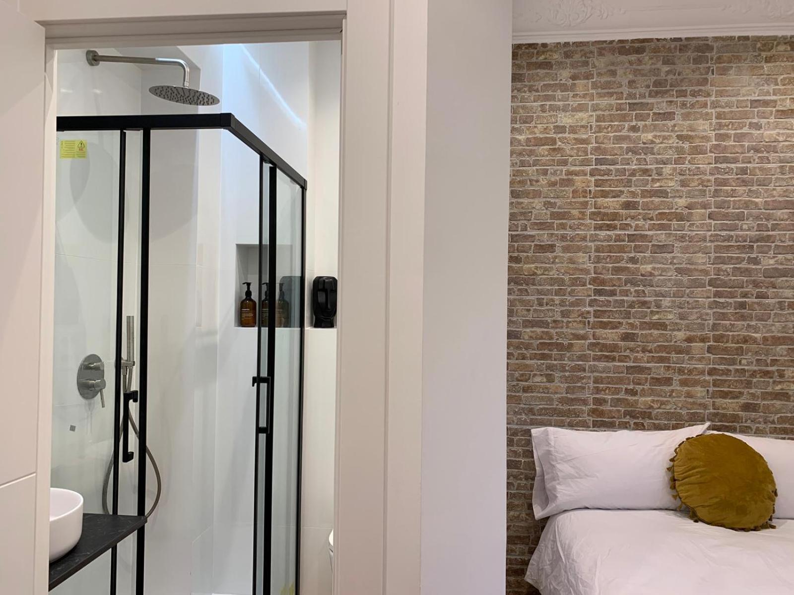 Valencia Beach Rooms *
