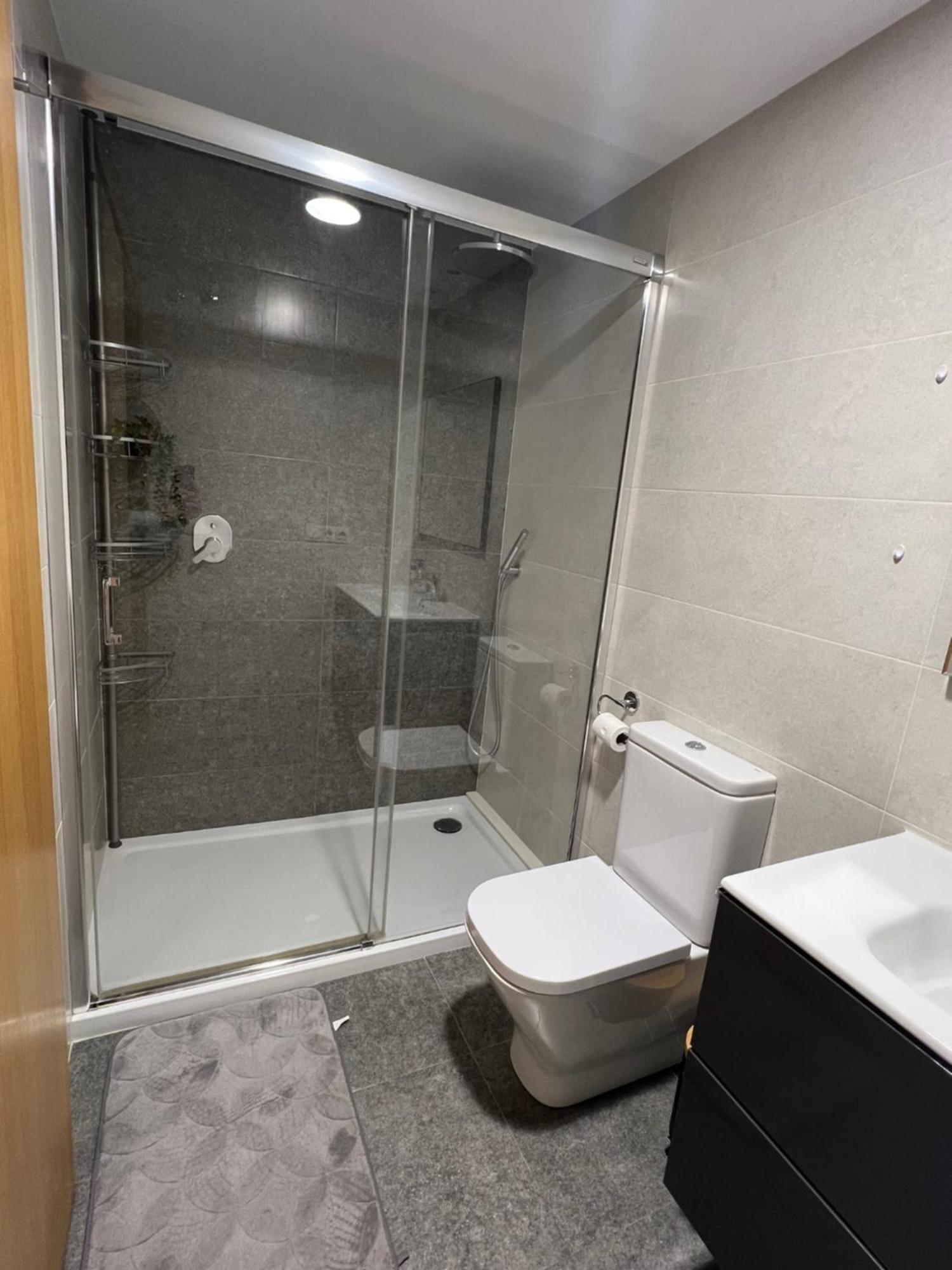 Habitacion Doble Con Bano Privado Habitación en casa particular Valencia