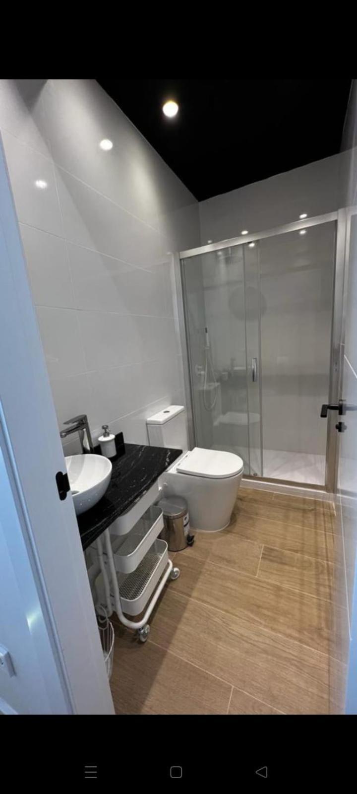 Homestay Late Checkout 14 H Free Netflix Tv Valencia