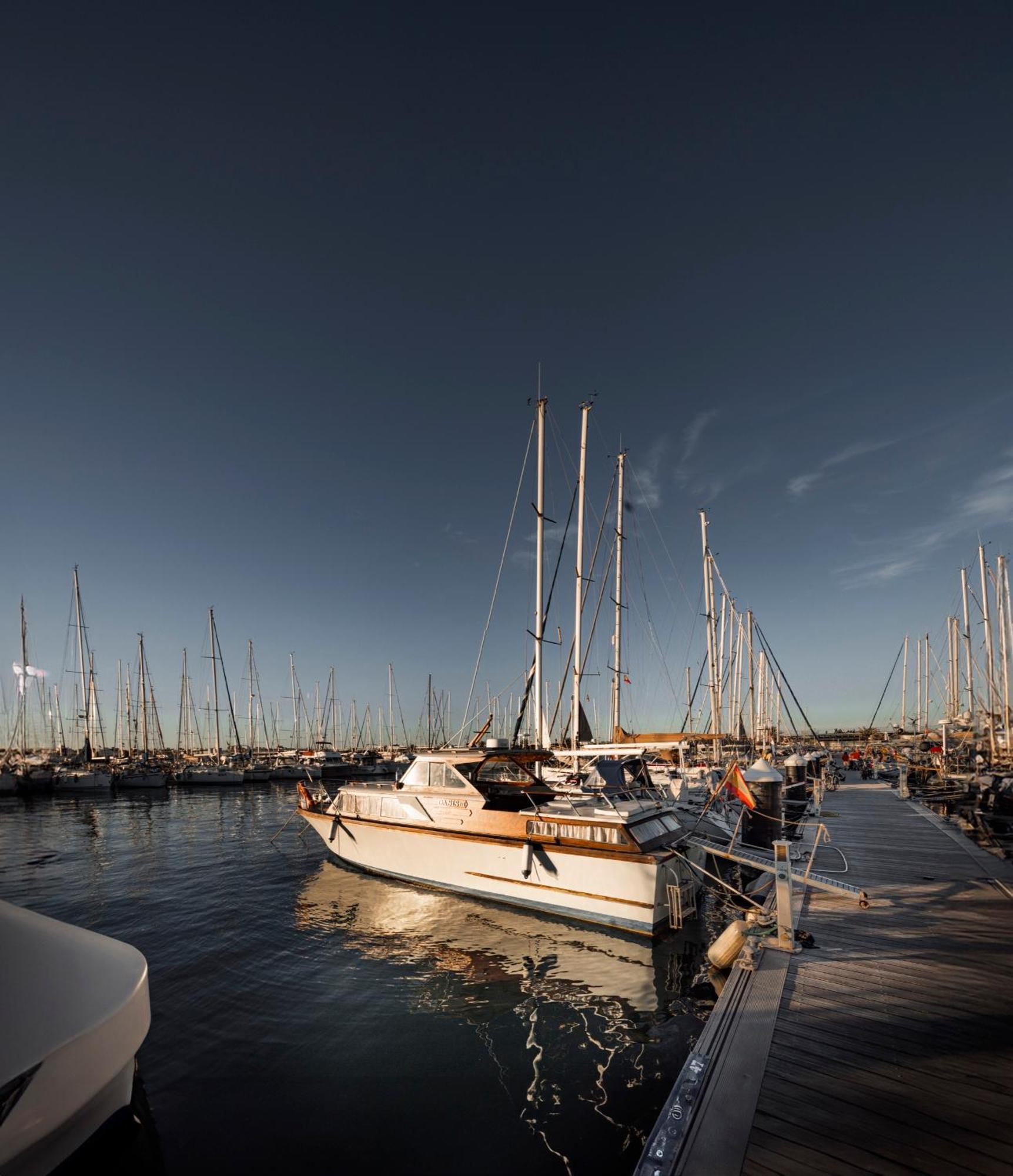 Alojamiento En Barco Oasis