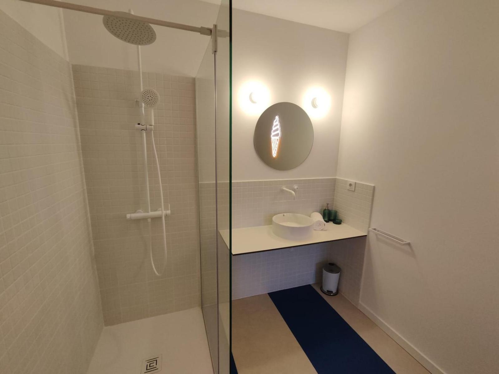 Carisan1 6 Min To Modern Bright Apartamento