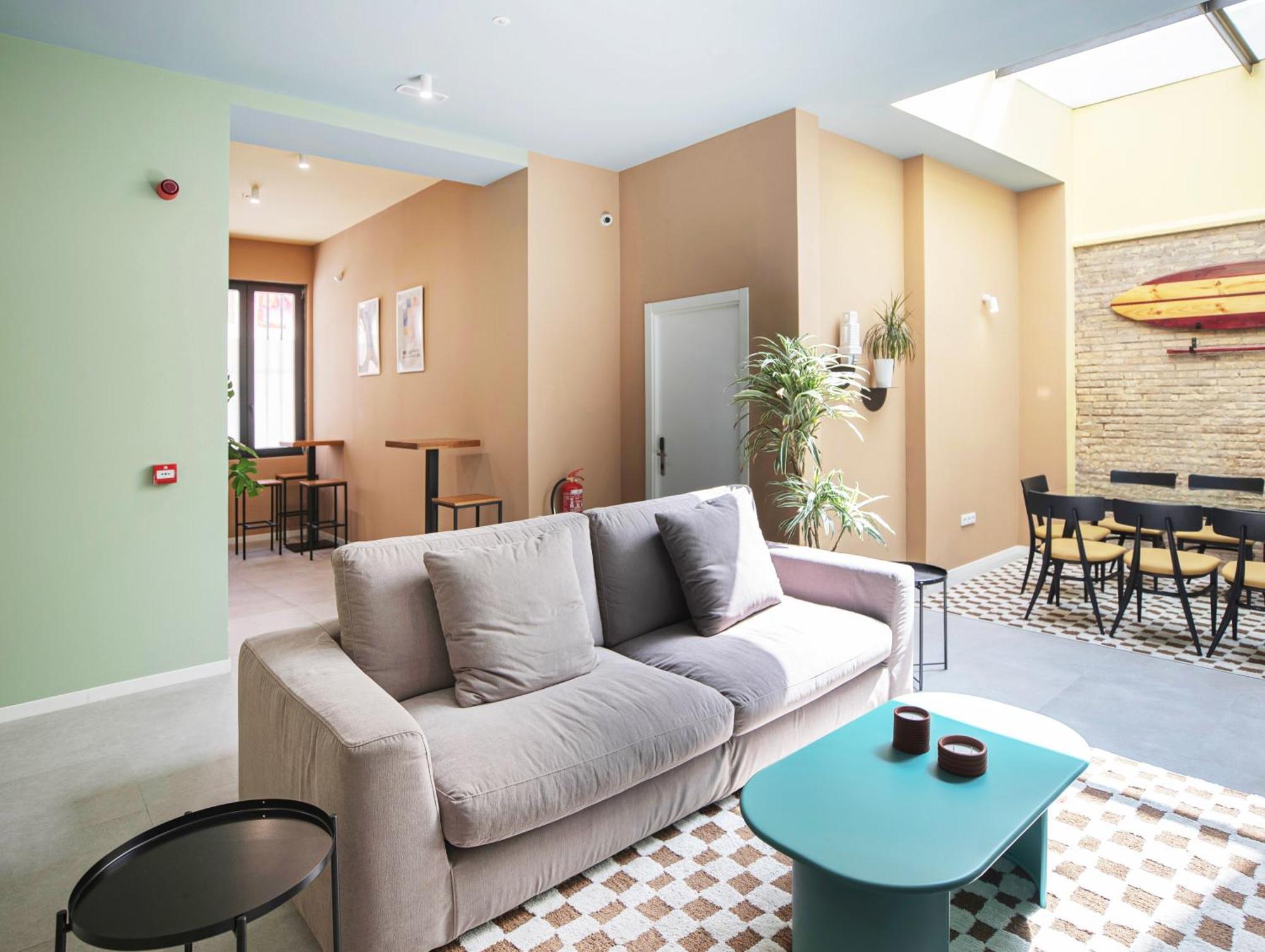 En Playa Malvarrosa Con Bano Privado -no Ac- * Valencia