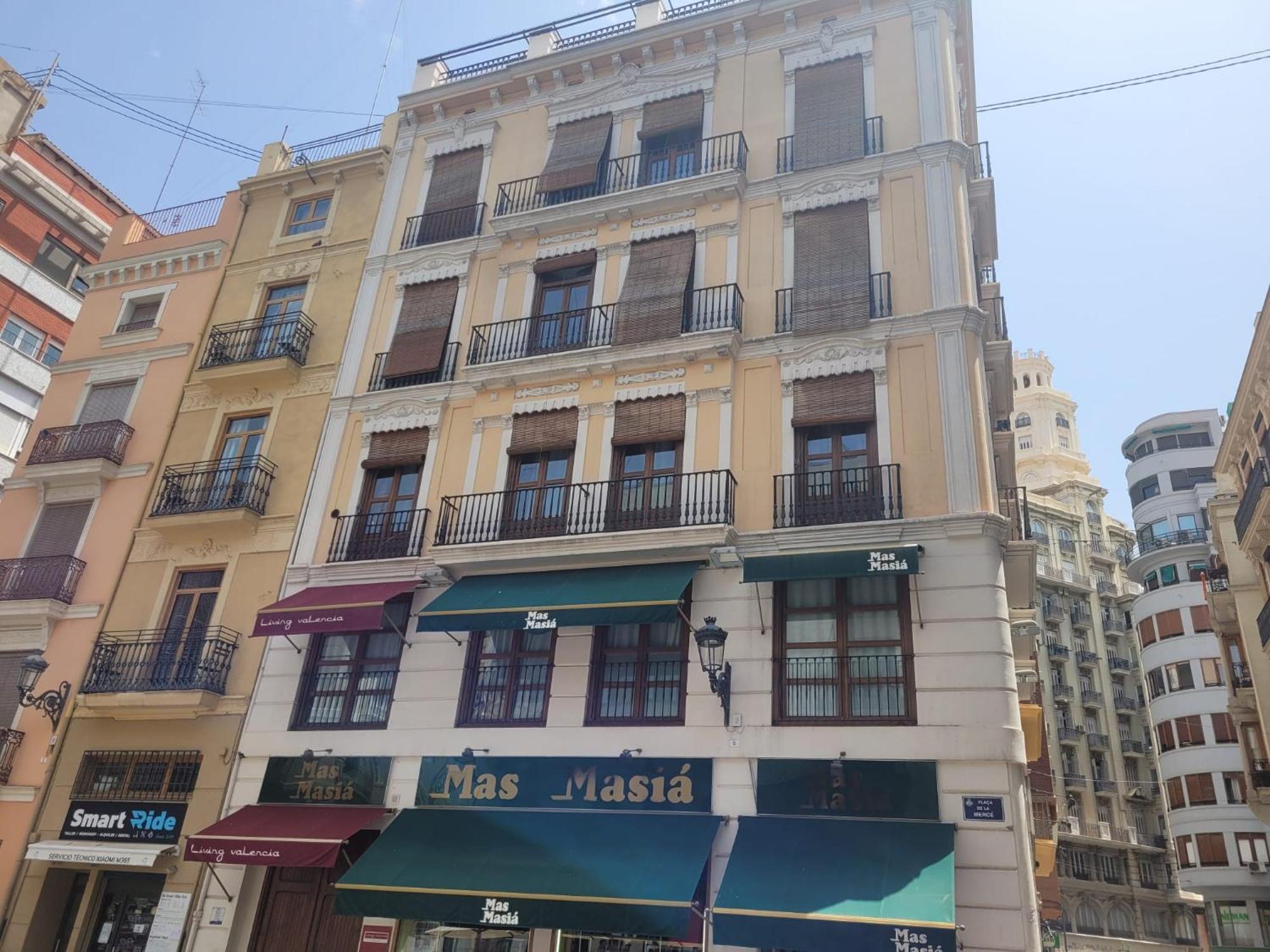 Living - Merced Valencia
