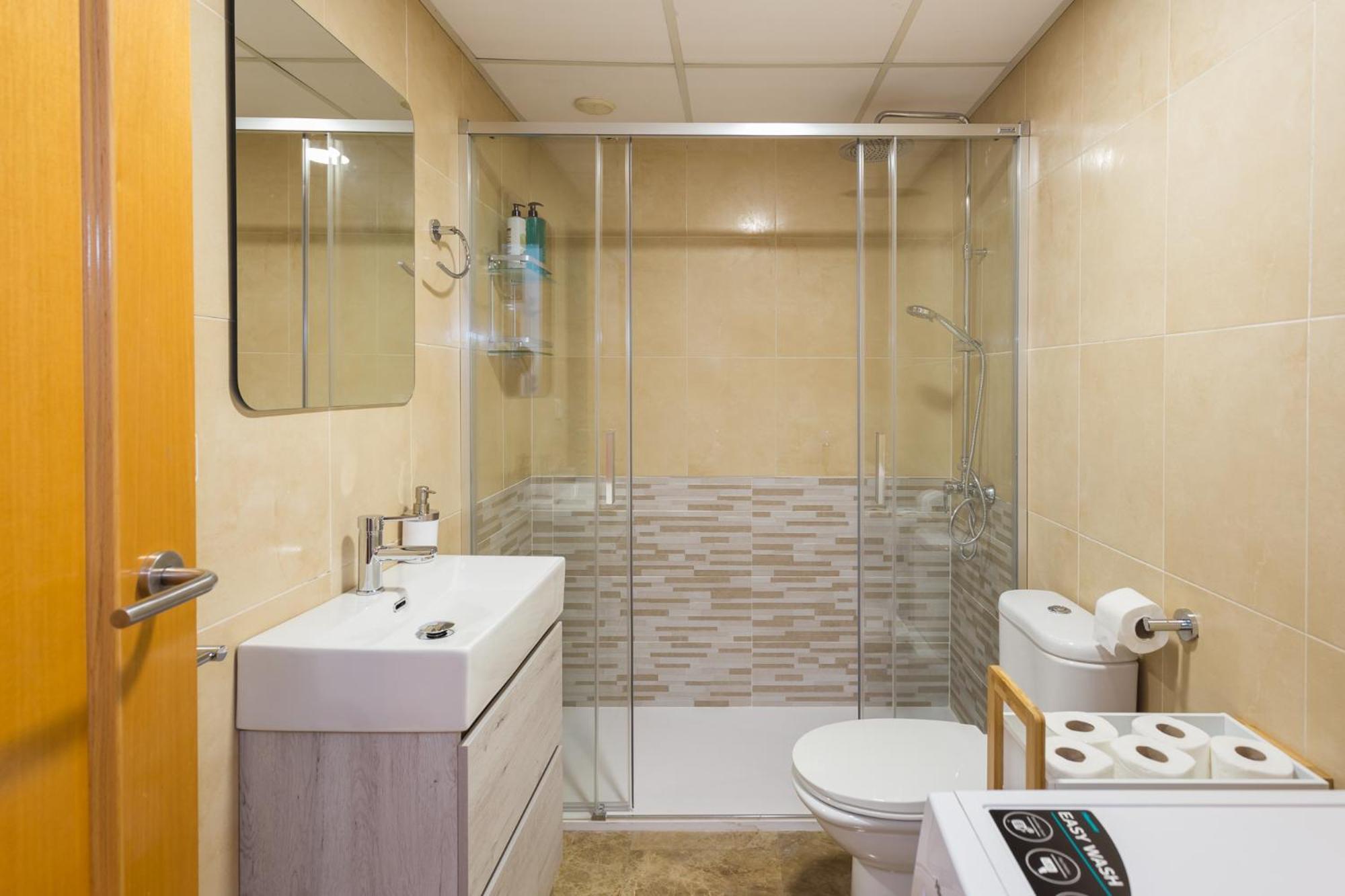 Piso Familiar Cerca Del Centro, Ac Y Wifi Gratis * Valencia