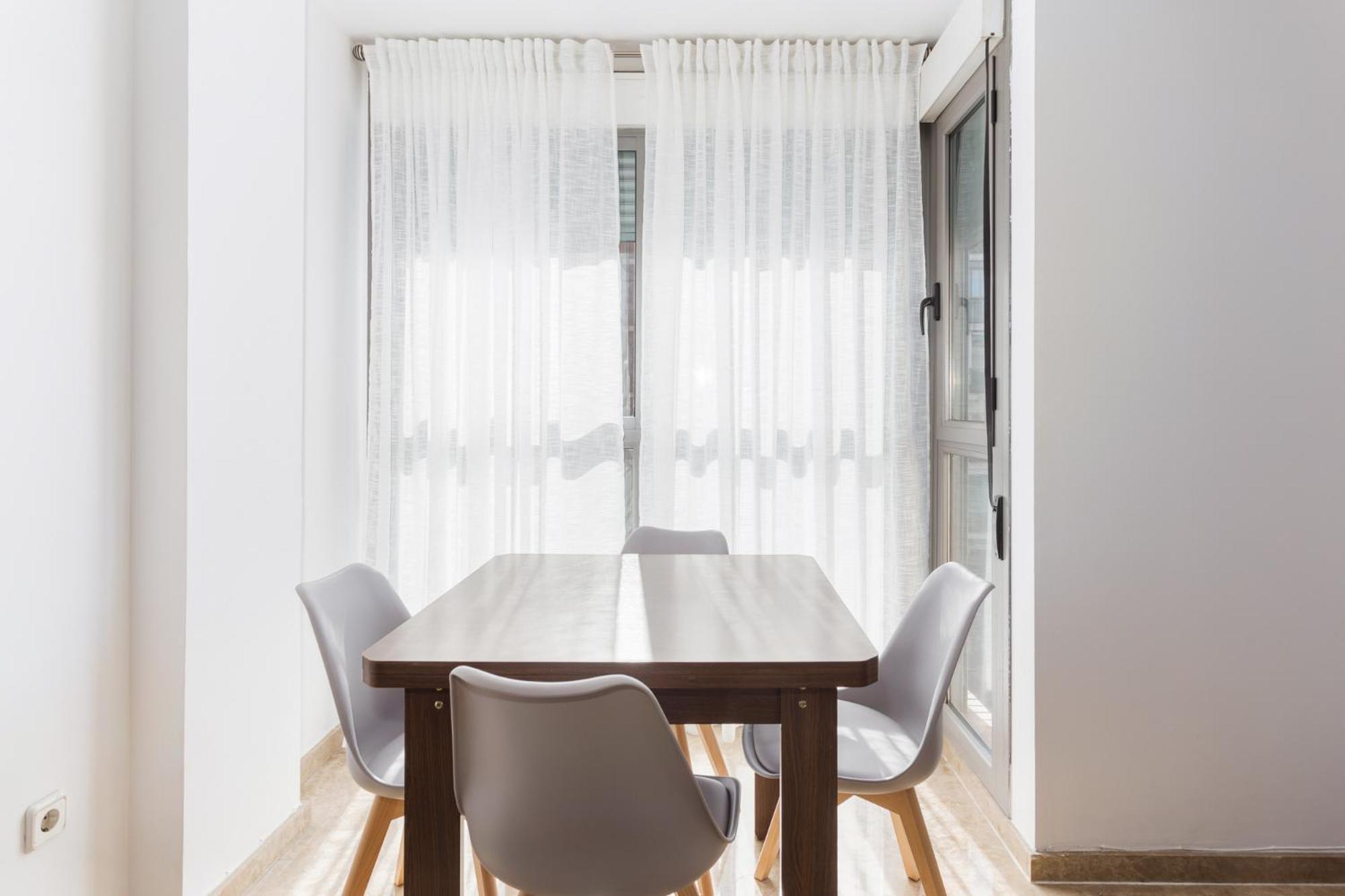 Piso Familiar Cerca Del Centro, Ac Y Wifi Gratis * Valencia