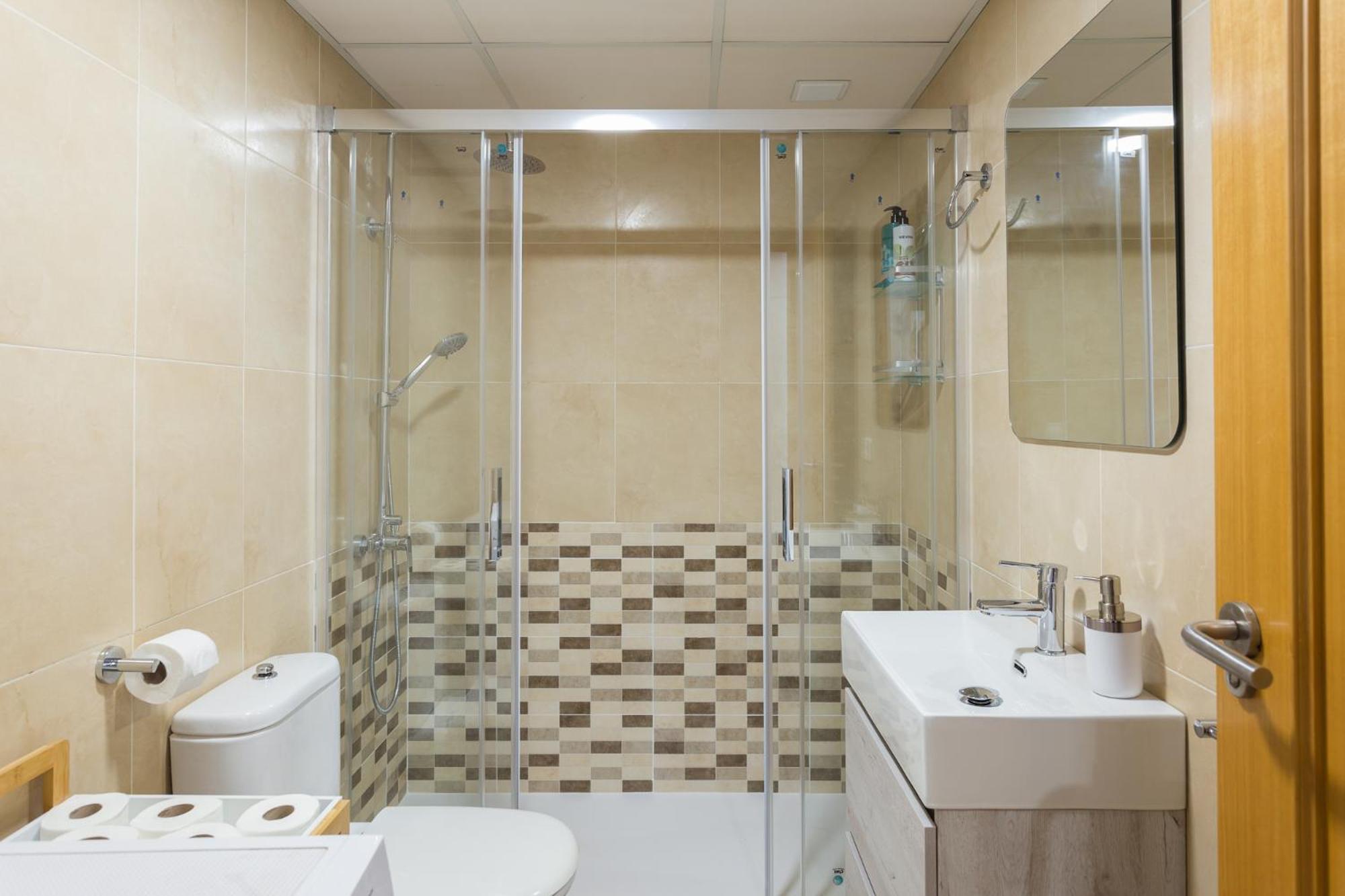 Apartment Piso Familiar Cerca Del Centro, Ac Y Wifi Gratis *