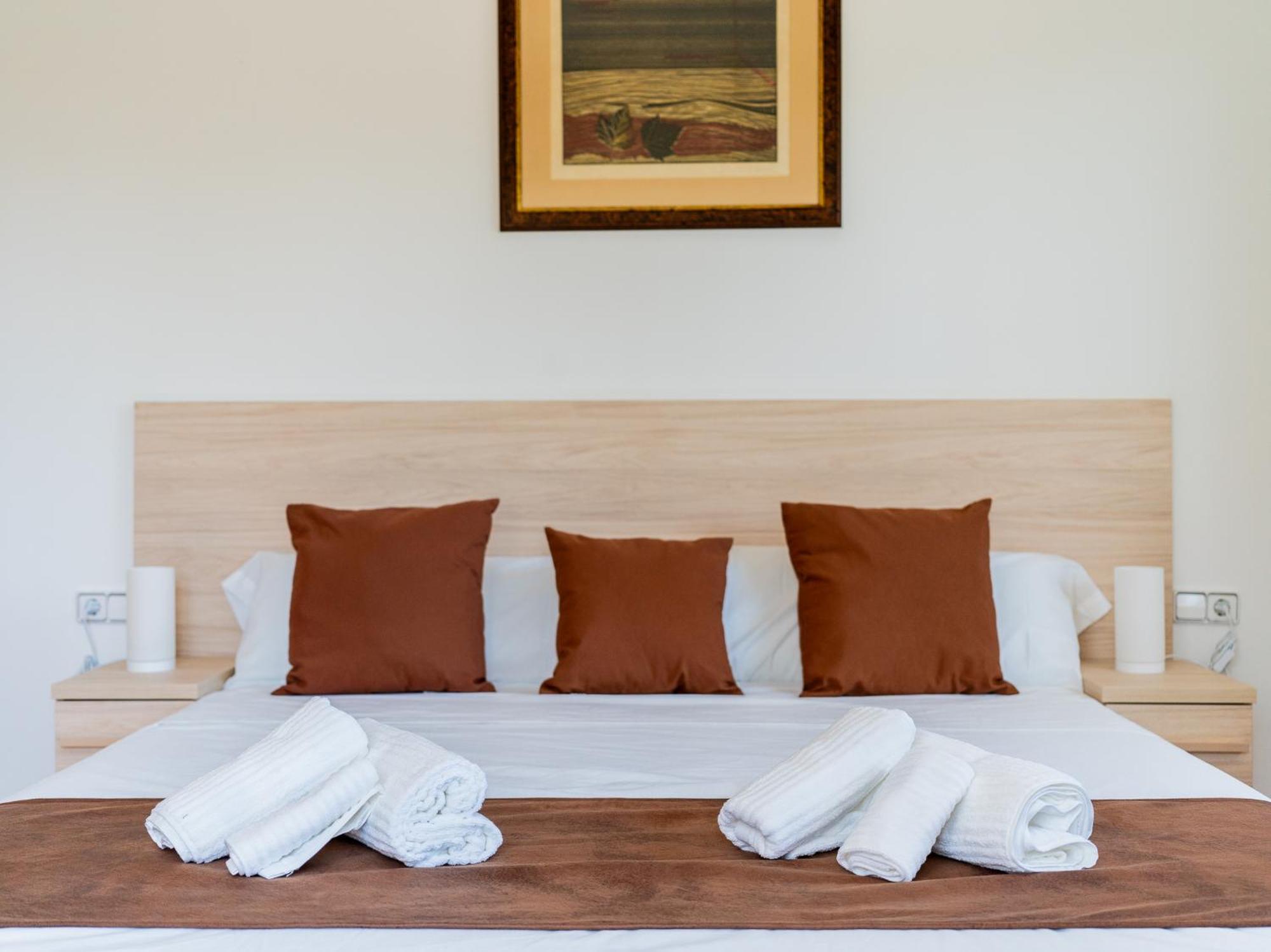 Con Piscina, Jardin Y Aire Acondicionado En La Eliana-l'eliana * Valencia