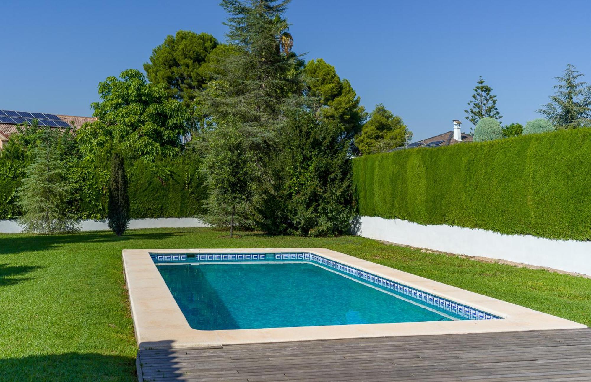 Con Piscina, Jardin Y Aire Acondicionado En La Eliana-l'eliana Villa Valencia