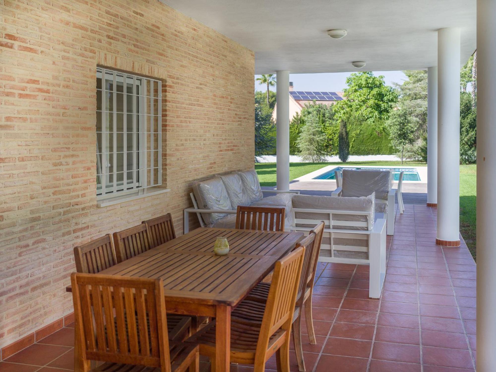 Con Piscina, Jardin Y Aire Acondicionado En La Eliana-l'eliana *