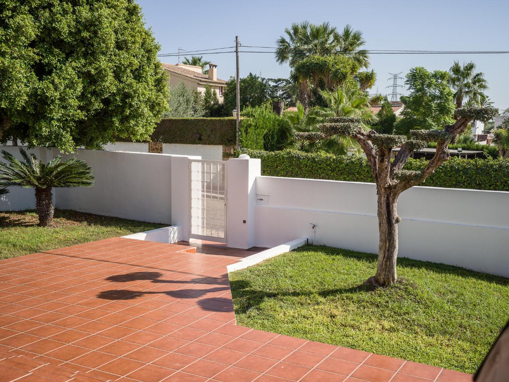 Villa Con Piscina, Jardin Y Aire Acondicionado En La Eliana-l'eliana *
