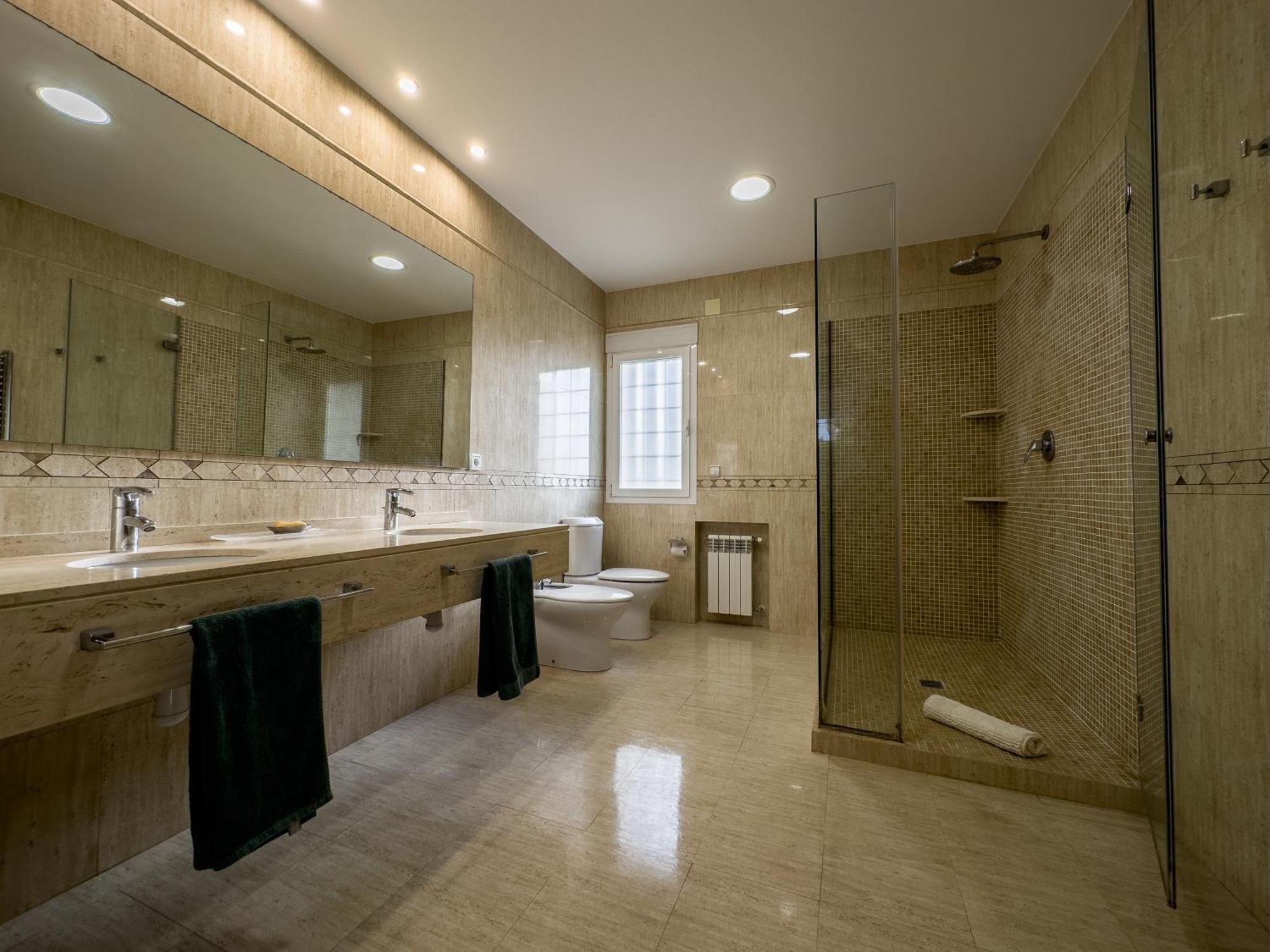 Con Piscina, Jardin Y Aire Acondicionado En La Eliana-l'eliana Villa *