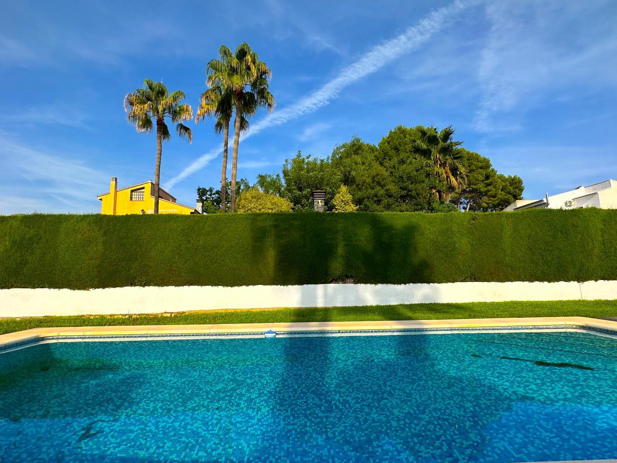 Villa Con Piscina, Jardin Y Aire Acondicionado En La Eliana-l'eliana Valencia