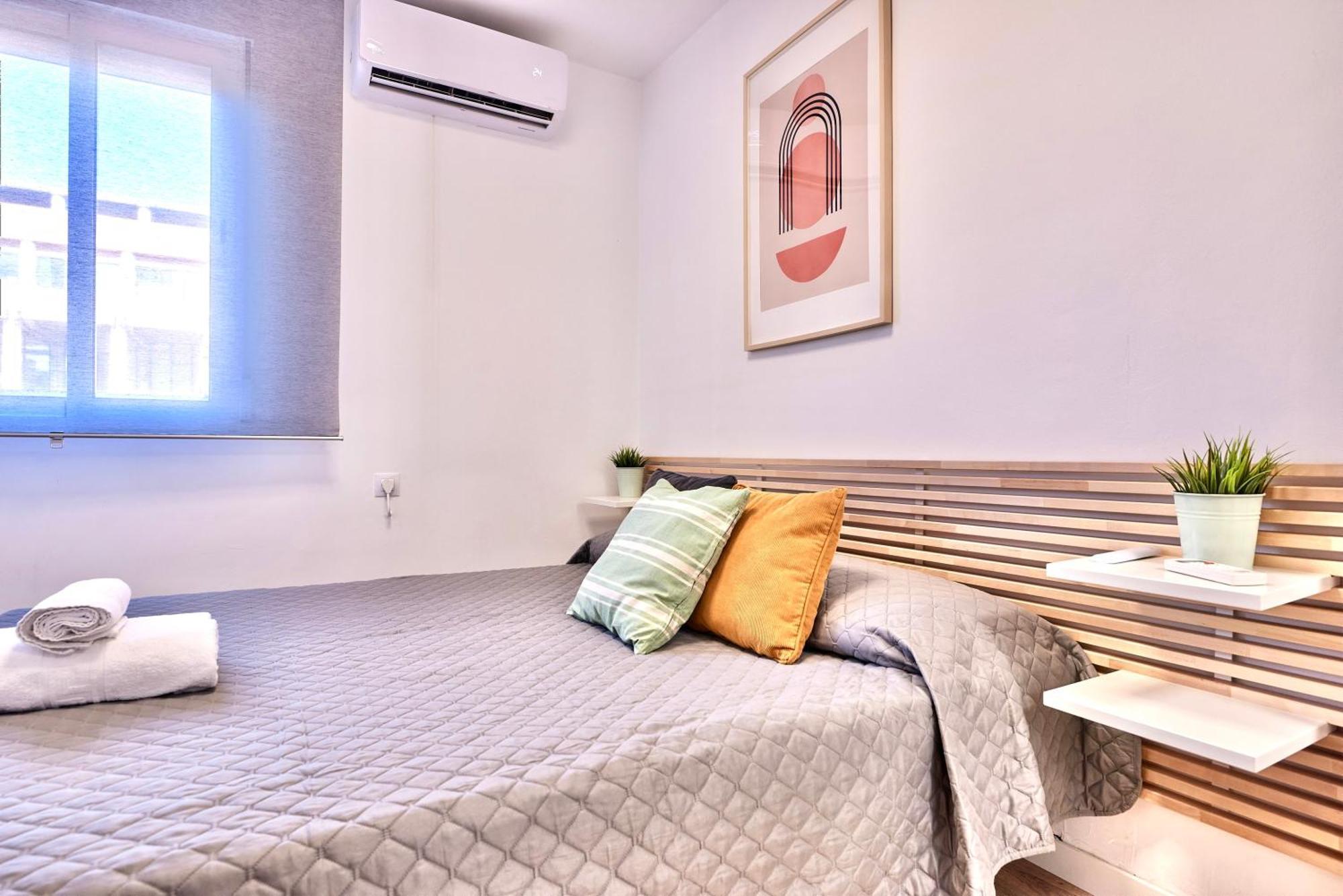 Spacious, Sunny Flat By Of Arts & Sciences *