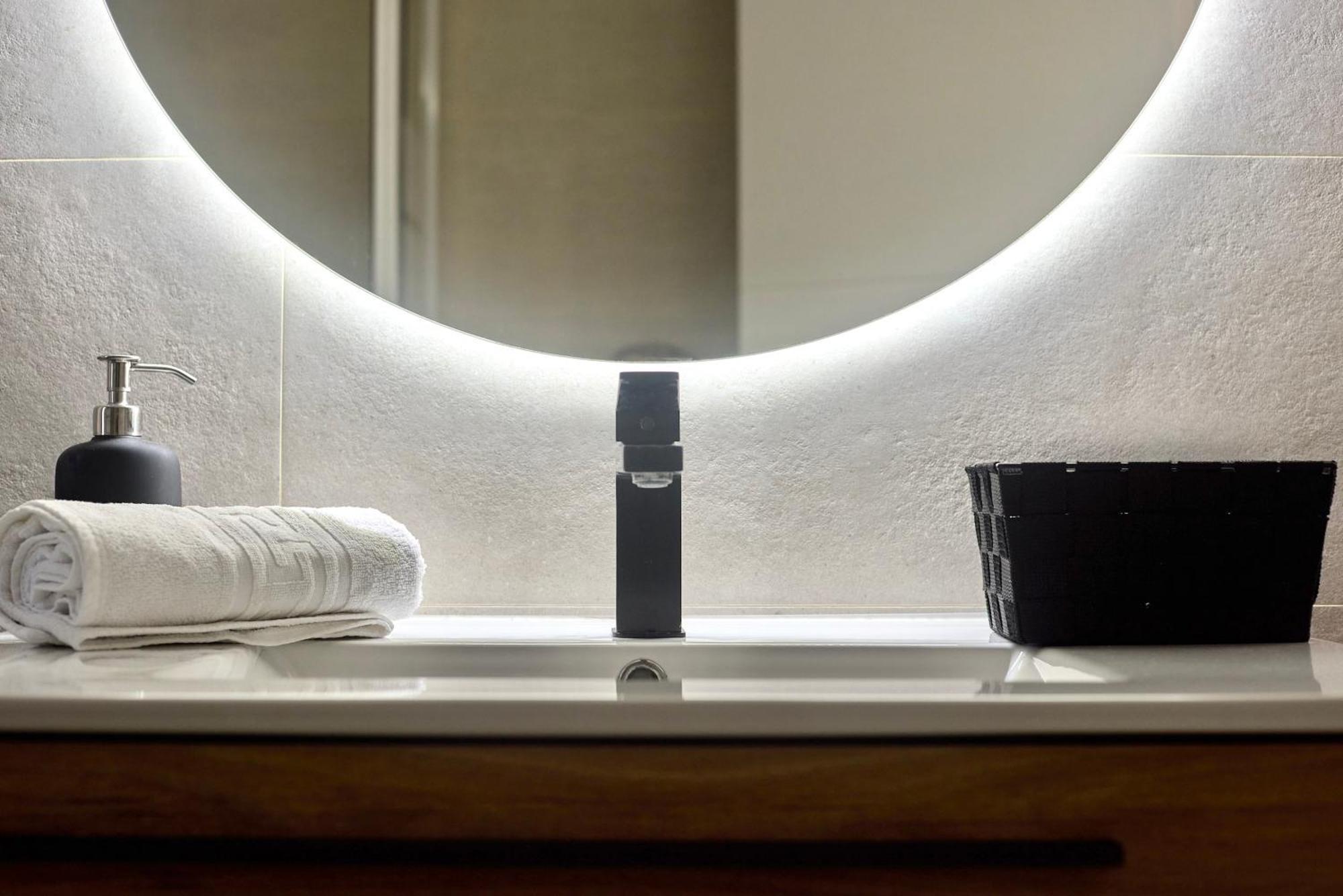 Spacious, Sunny Flat By Of Arts & Sciences * Valencia