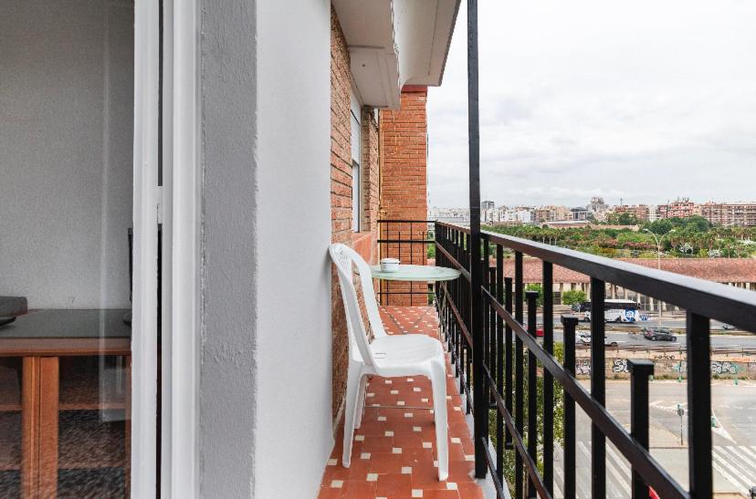 Private In Shared Workstay Habitación en casa particular Valencia