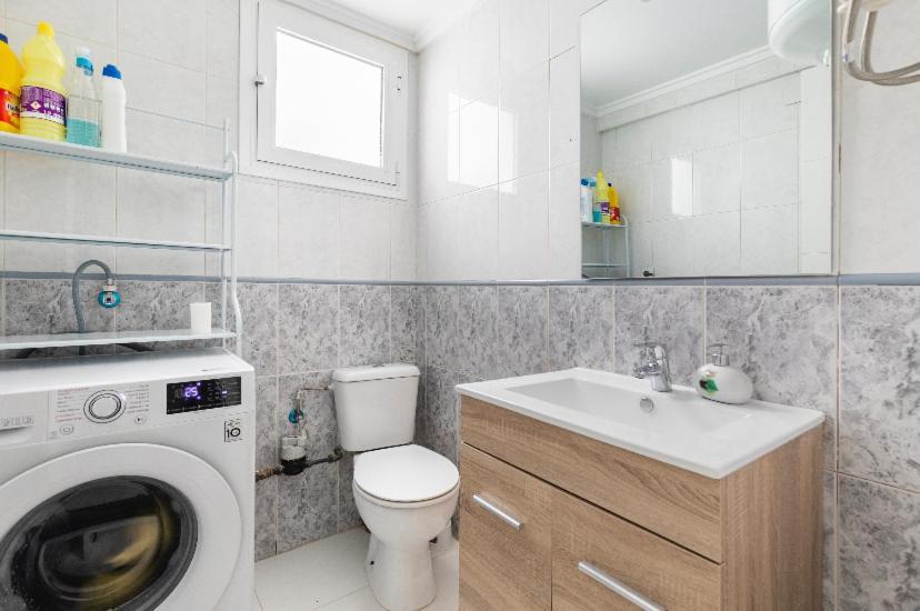 Private In Shared Workstay