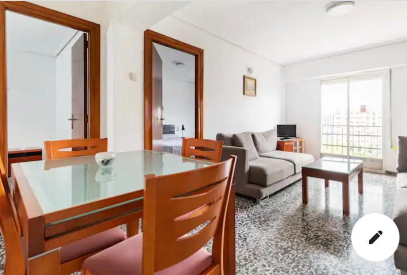 Private In Shared Workstay *