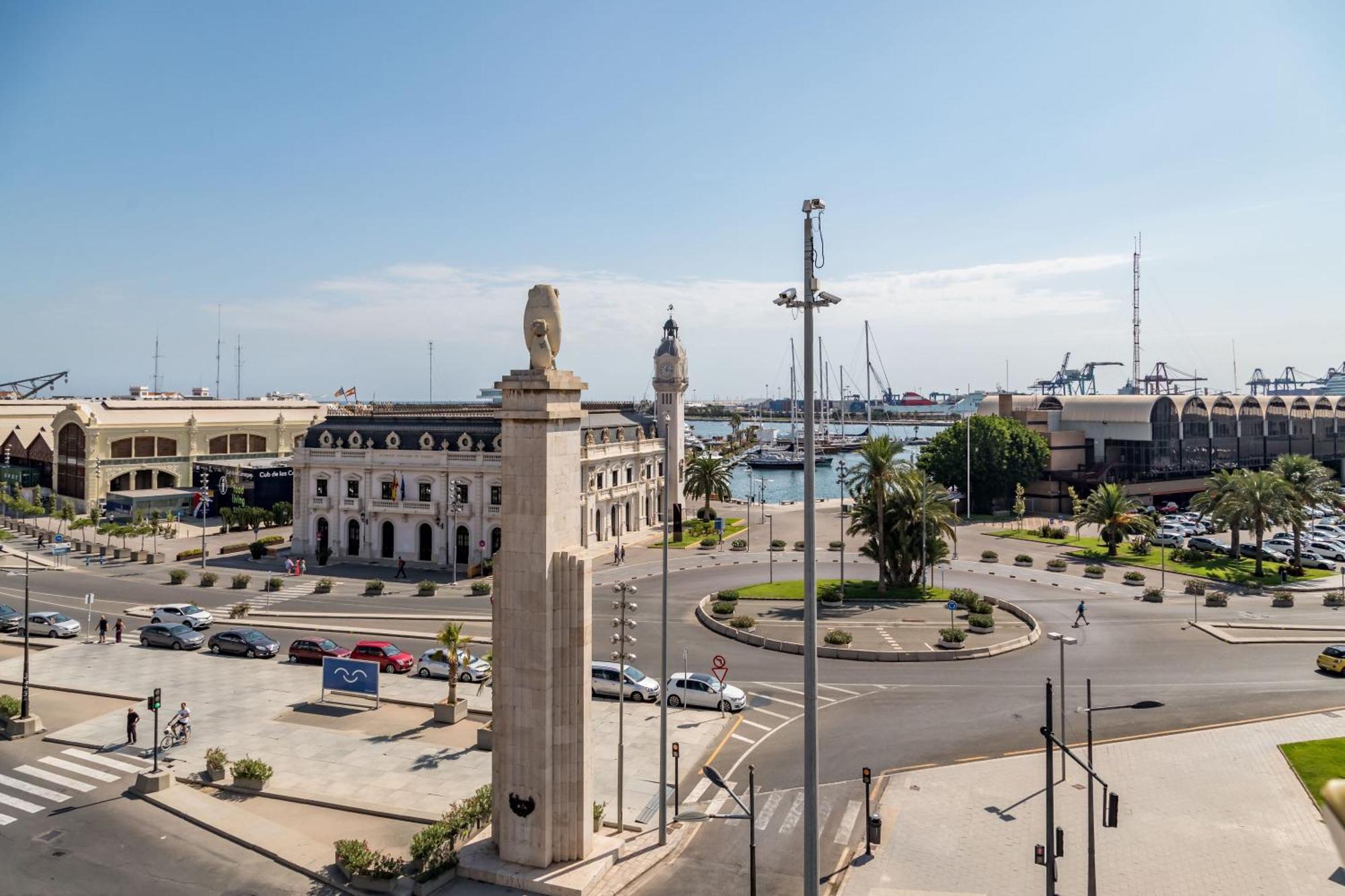 Travel Habitat Port Valencia. *