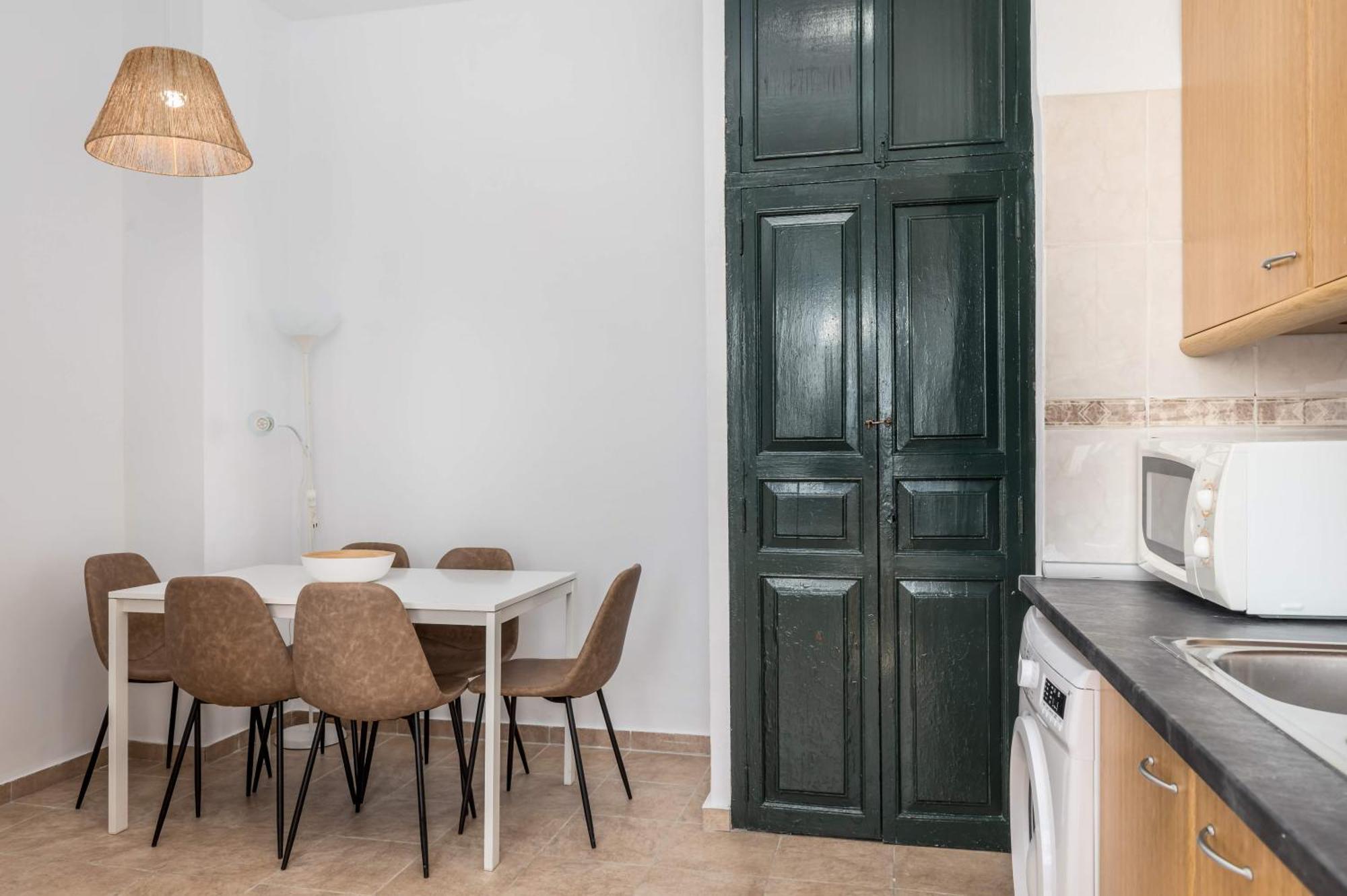 Apartment Travel Habitat Port Valencia. *