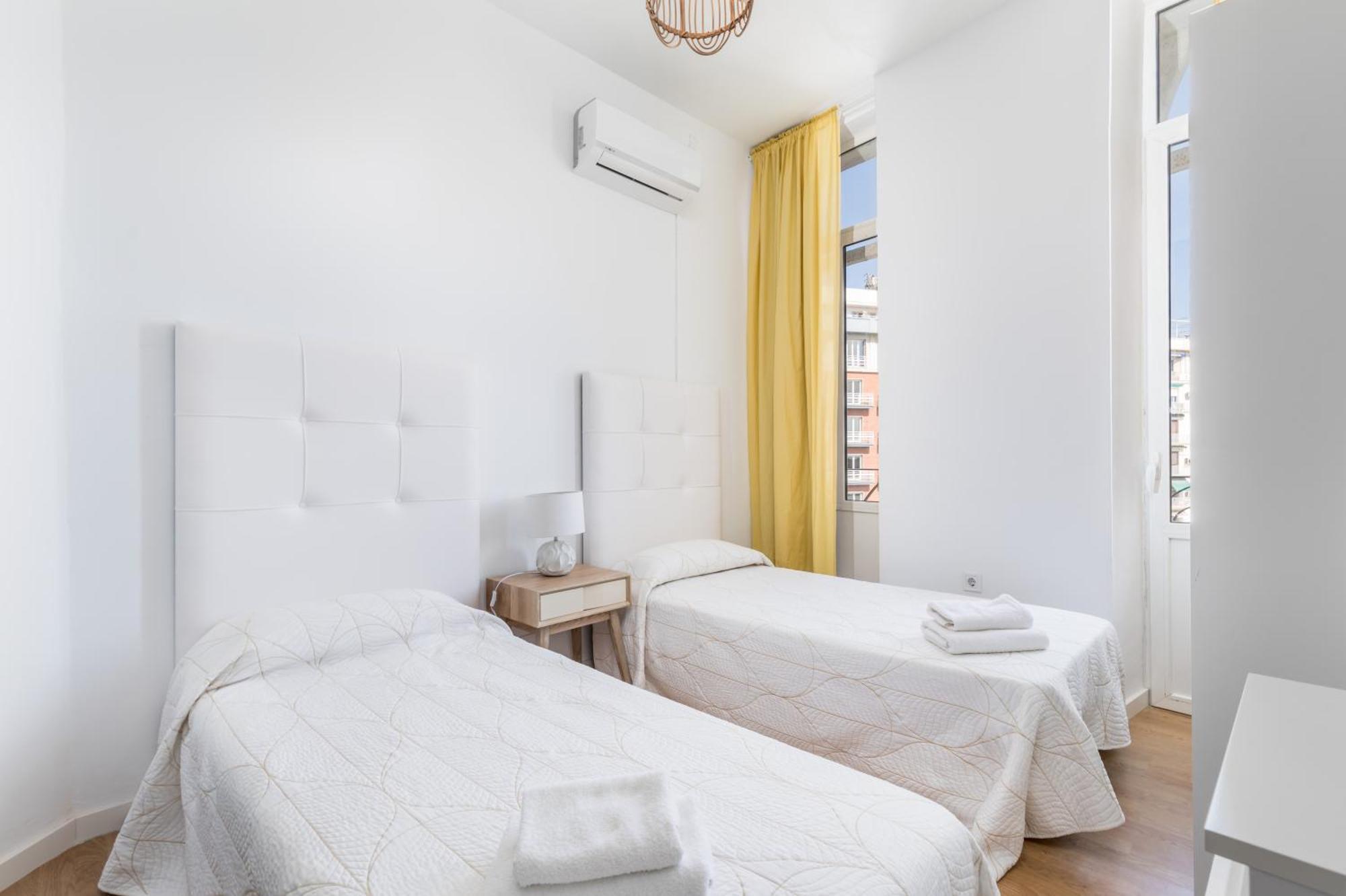 Travel Habitat Port Valencia. Apartment Valencia