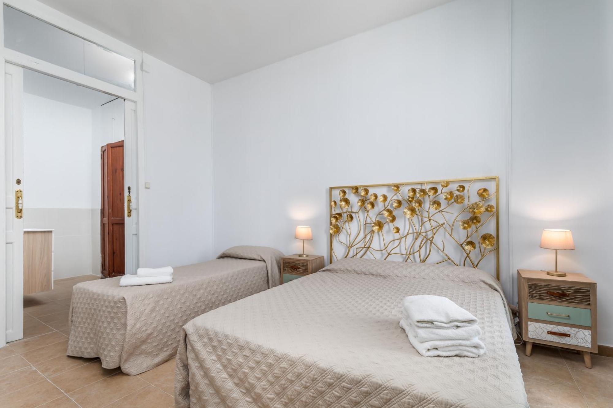 Travel Habitat Port Valencia. Apartment Valencia