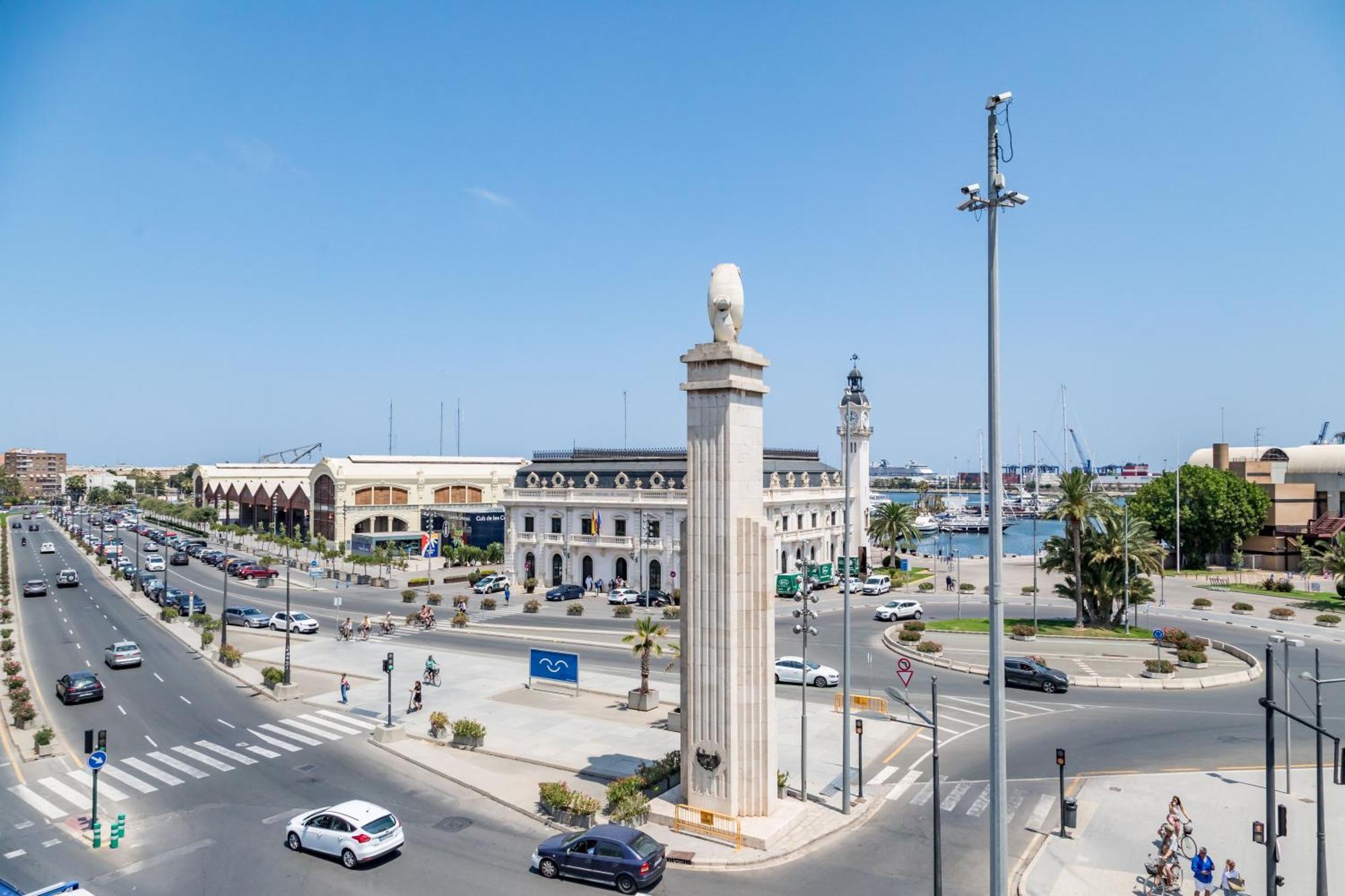 Travel Habitat Port Valencia. * Valencia