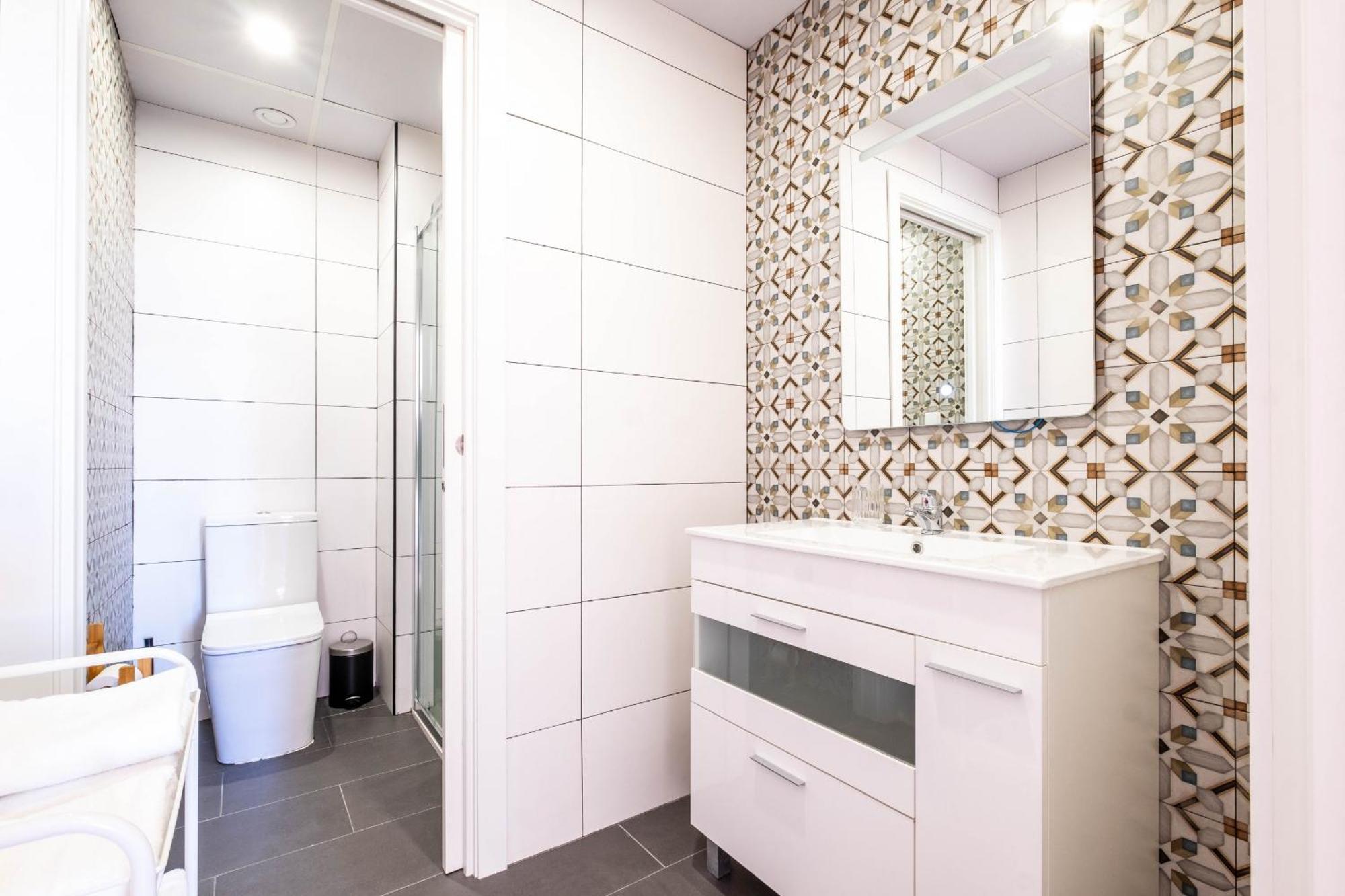Well Lit And Creatively Designed Apartamento *