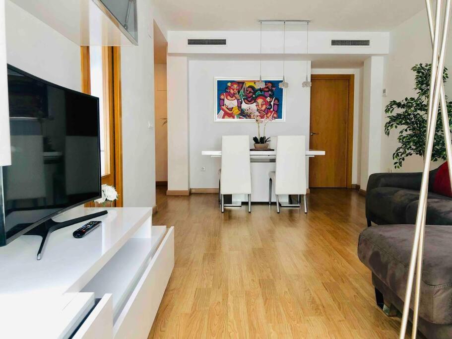 Great Close To Center Apartment
