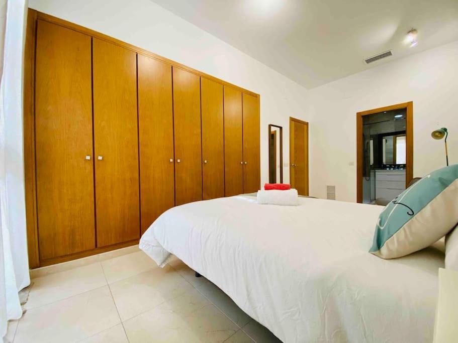 Apartment Stylish With Terrace On The Beachfrom Valencia