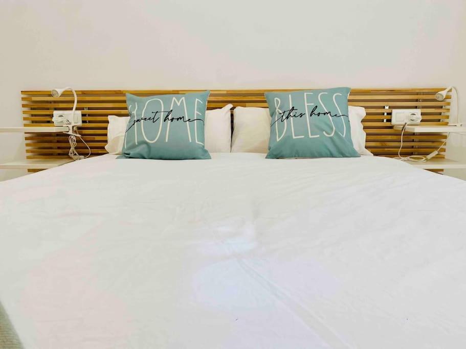Apartment Stylish With Terrace On The Beachfrom *