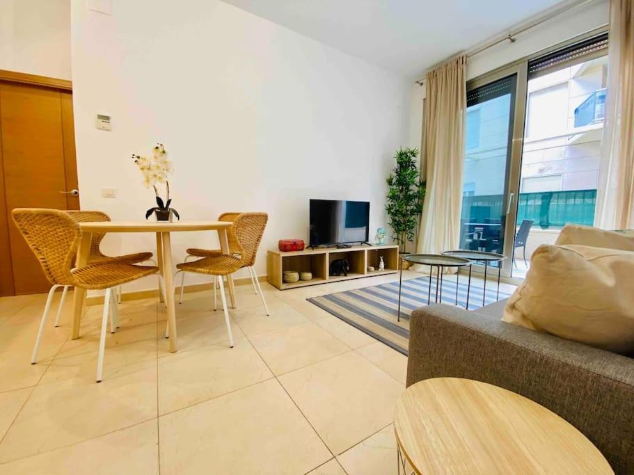 Stylish With Terrace On The Beachfrom Apartment Valencia